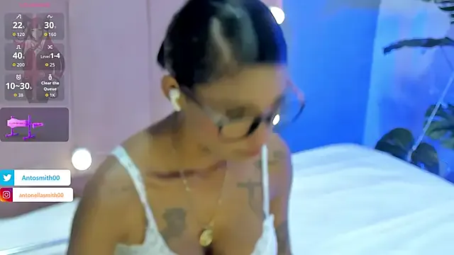 Antonellasmith00 on StripChat