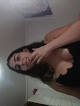 ApenasLys on StripChat