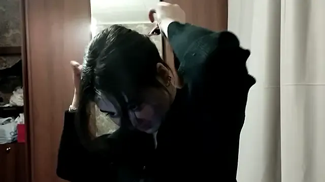 ArianeRandy — Tease you with my underboob