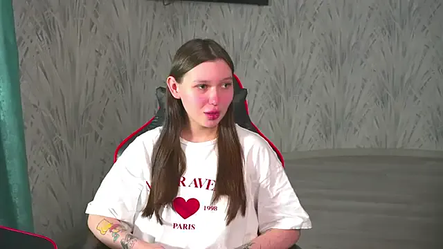 AricaOhashi — air kiss + show my gentle tongue