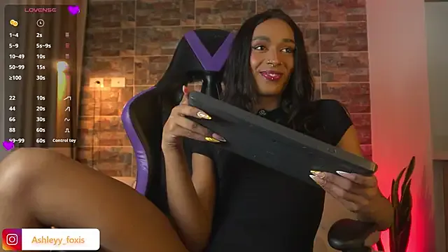 Ashleey_Fox on StripChat