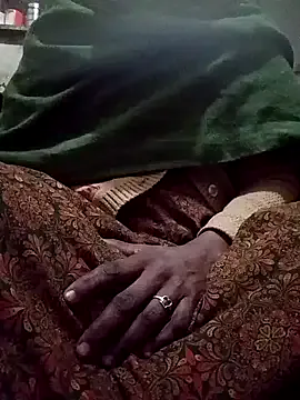 aunty_sumy on StripChat