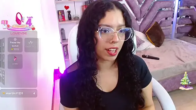 Aurora_Brownn on StripChat