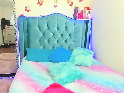 Aurora_sky9 on StripChat