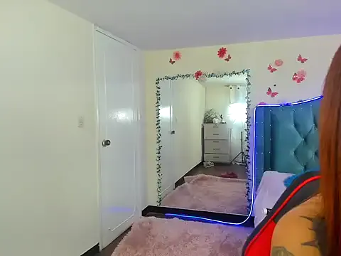 Aurora_sky9 on StripChat