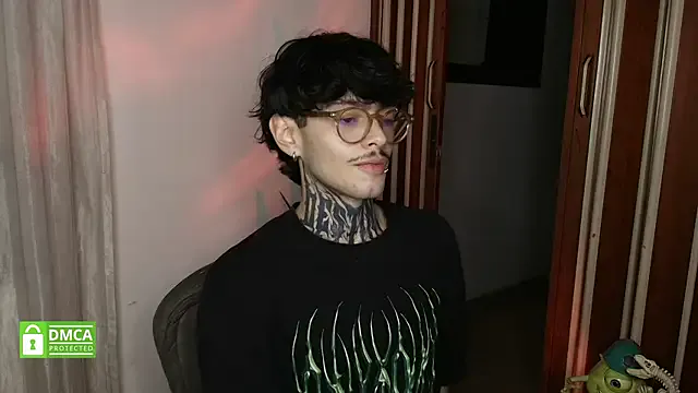 Bastiel_ on StripChat