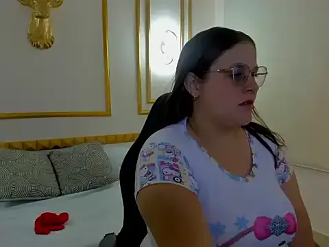 bella_fernand — spray water on tits + slaps