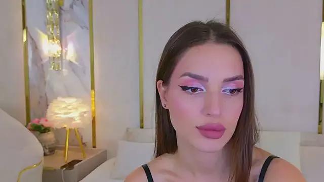 Freechat BellaHalles on StripChat