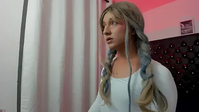 BellaRoge from StripChat