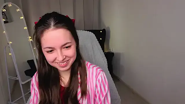 BellaThery — tease tongue