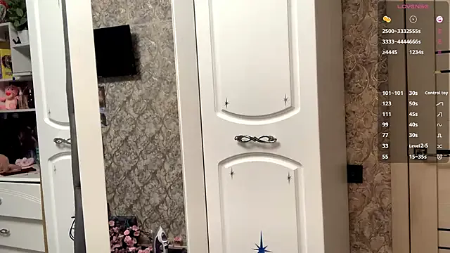 BlackHairTeen — lick finger