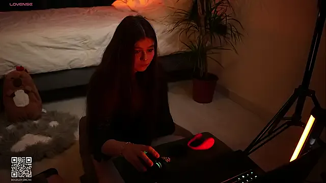 bogduzy — Dance naked for 5minutes 