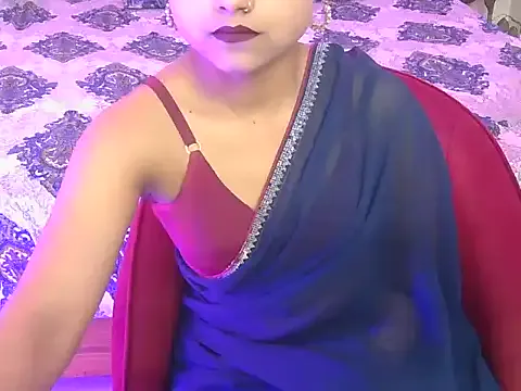 bold-fareen — Boobs show