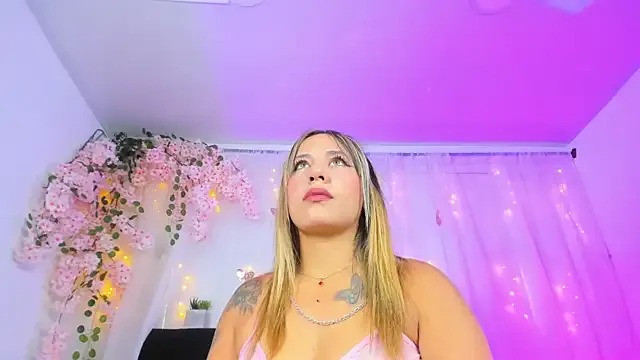 Bonny_and_carrot on StripChat