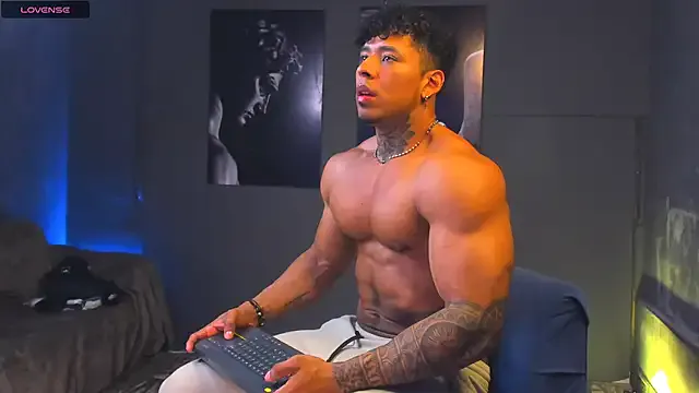 bradley_smith — cun_oil_flex_falluwIG:brad___1995