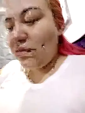 Bruja__Scarlata on StripChat