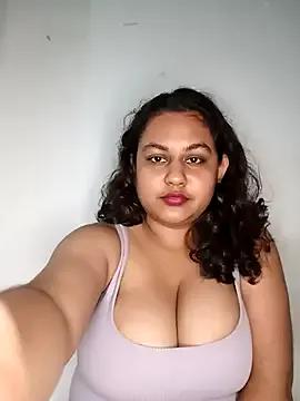 Freechat bumblebeegirl on StripChat
