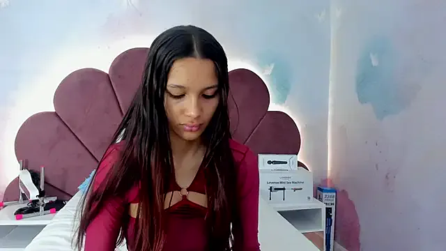 Carohorny4u — I ride my pillow naked