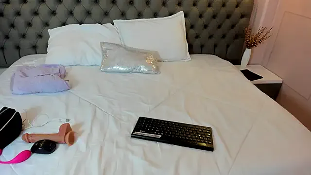 carol_69 on StripChat