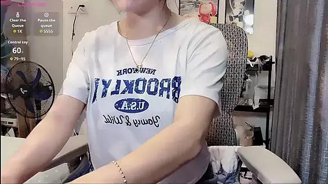 Caryln-Bun — control 5m+ domi in pussy