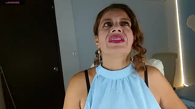 channelsmith_55 — show ass +spank ass X10!!