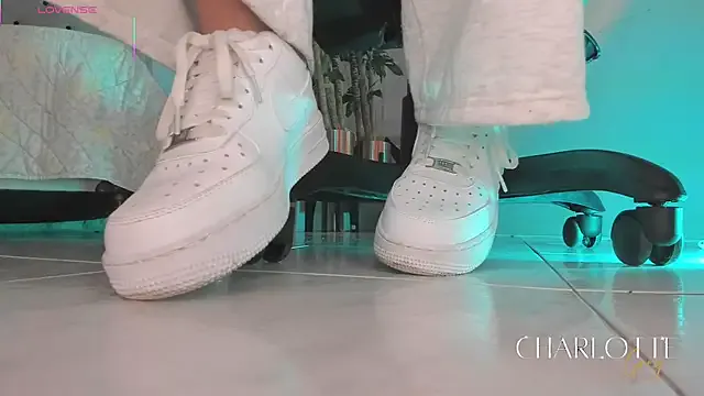 charlotte__grey on StripChat