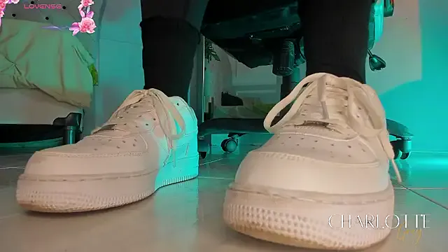 charlotte__grey —  RUB MY PUSSY WHIT YOUR HARD COCK