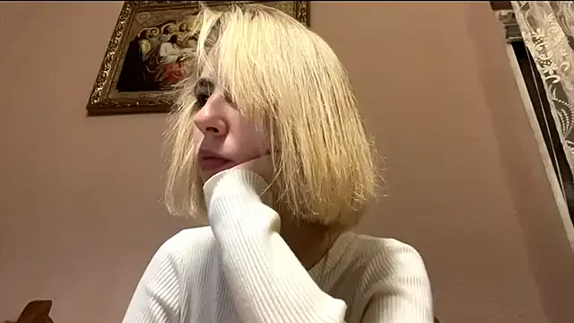 CharmingBlonde — kiss