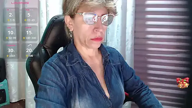 Chayla_Ruiz — Pussy fucked go to Squirt 