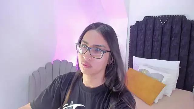 cherrylady_02 on StripChat