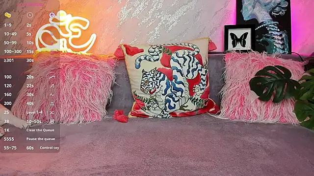 cheryl_mason — show tits + nipples play