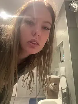 Chloemillerrxx on StripChat