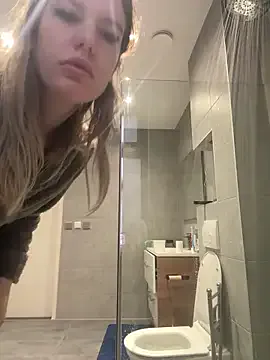 Chloemillerrxx on StripChat