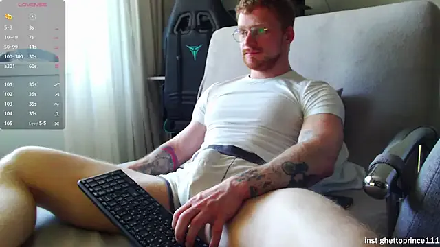 chris_boy3737 from StripChat