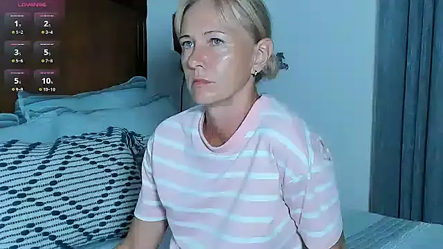 Christine_35 on StripChat