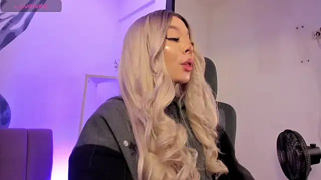 CleoWhite on StripChat