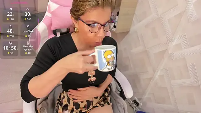 Clhoe_Johnson on StripChat