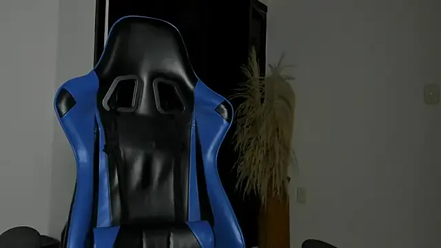 cora_22 on StripChat