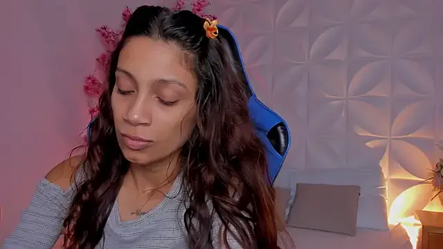 cora_22 on StripChat