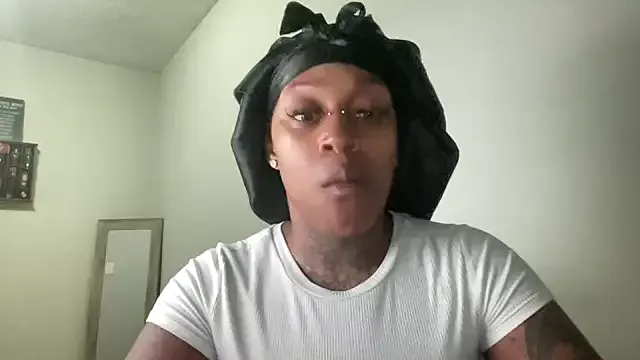 Creamesensation on StripChat