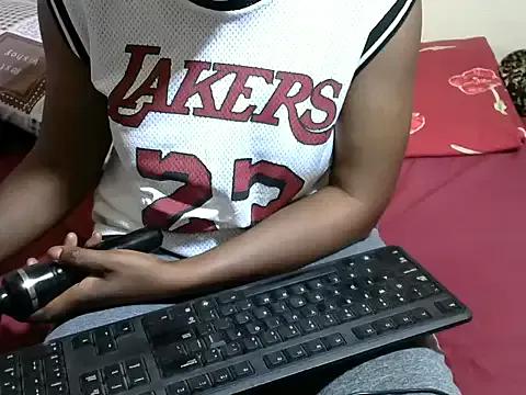 Freechat Creamy-Aisha on StripChat