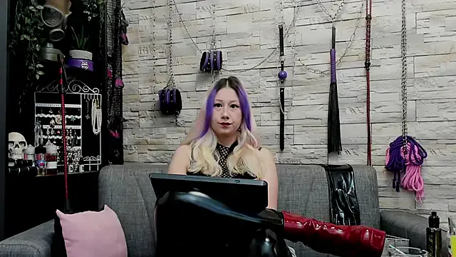 CruelMistress on StripChat