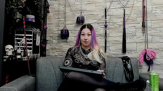 CruelMistress on StripChat
