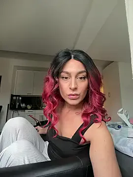 CurlyRouge —  Slow tongue spiral from base to tip