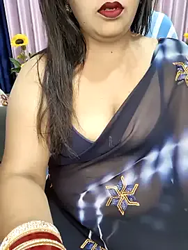 Curvy_Nayara on StripChat