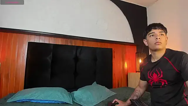 CuteButHarder on StripChat
