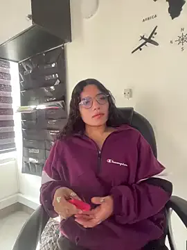 Dakotaa_ls — twerking naked