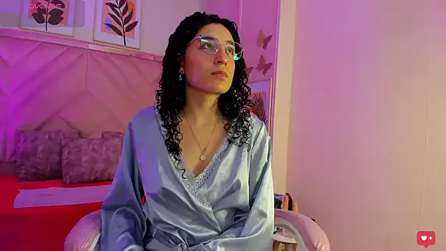 DemiJones_ on StripChat