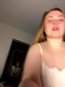 DeniMilkyyyyy on StripChat