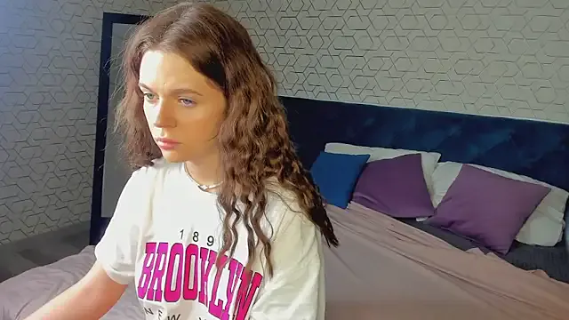 desiree_doll — Show my tits and rub then!